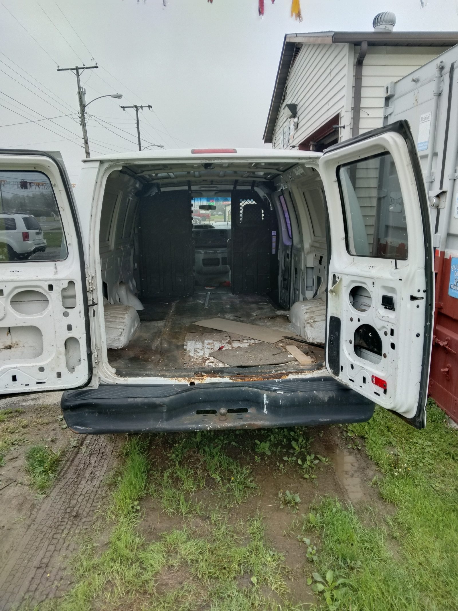 2012 Ford E-150 photo